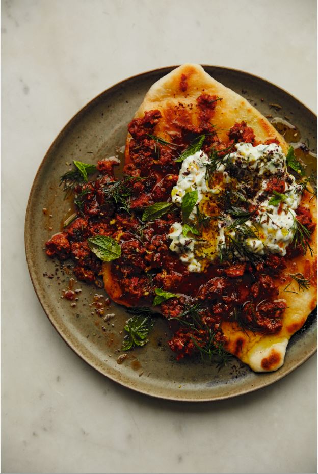 Lamb-and-tomato-flatbreads-Healthy dinners - 5 easy recipes from a tin